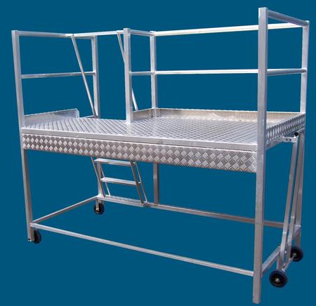 Truck access ladder with tow lever -boom gate for added safety, 300kg access